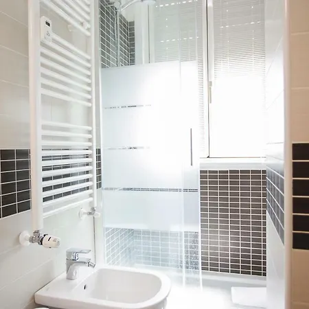 Lorenteggio Apartament