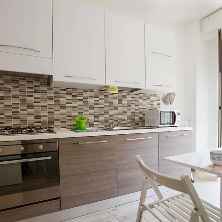 Lorenteggio Apartament